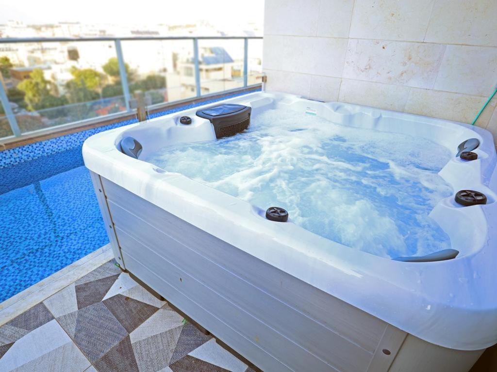 Luxury Rooftop Apartment In Netanya Ngoại thất bức ảnh